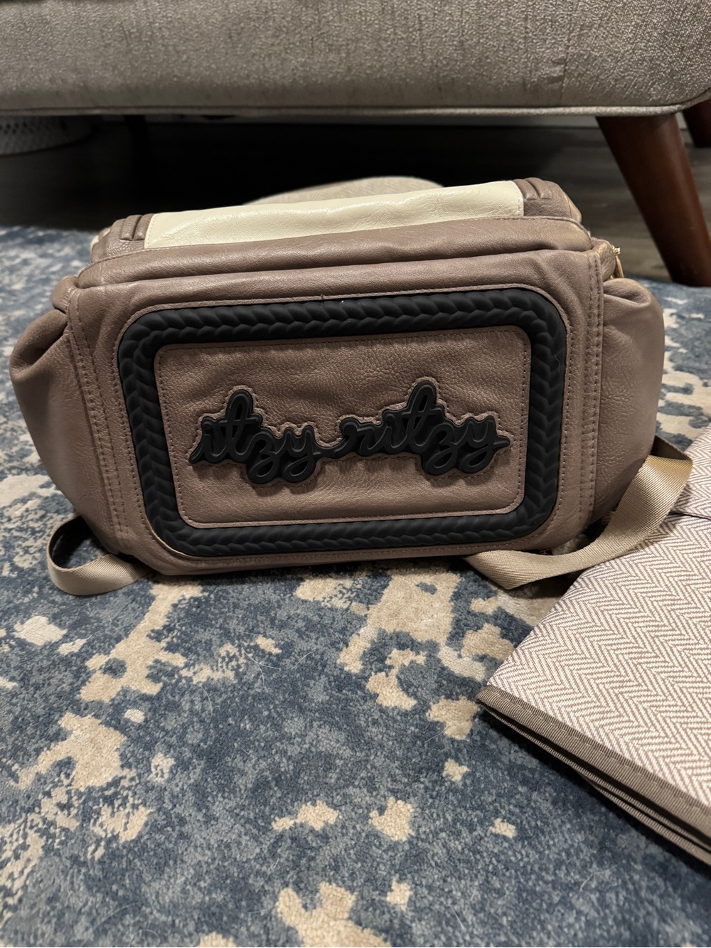 Itzy Ritzy diaper bag backpack - Picture 6 of 6